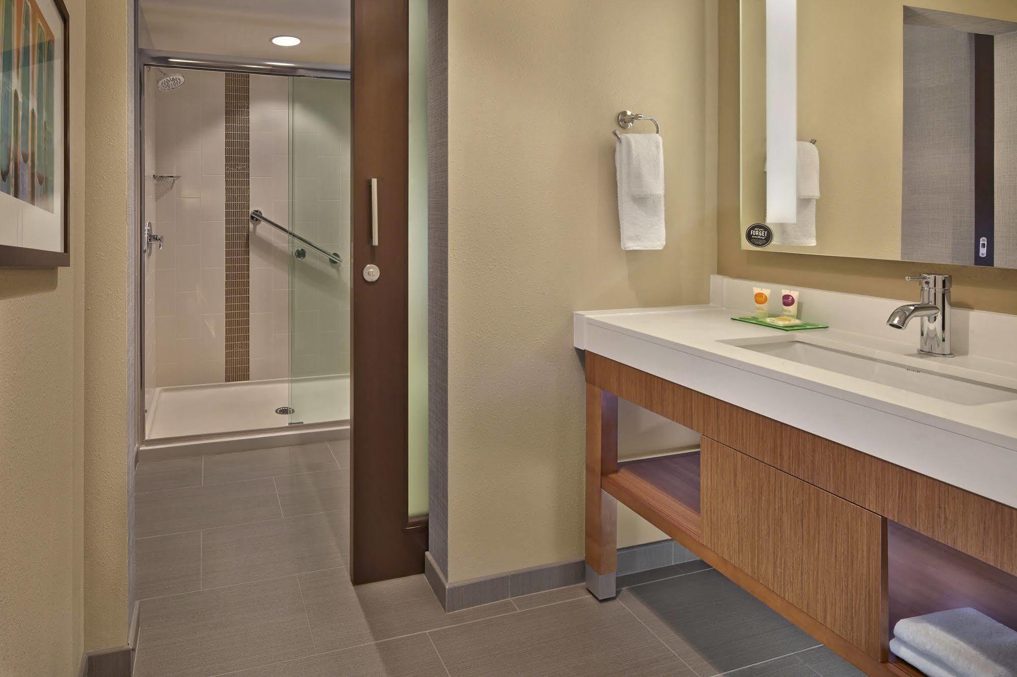 Hyatt Place Chapel Hill Exterior photo